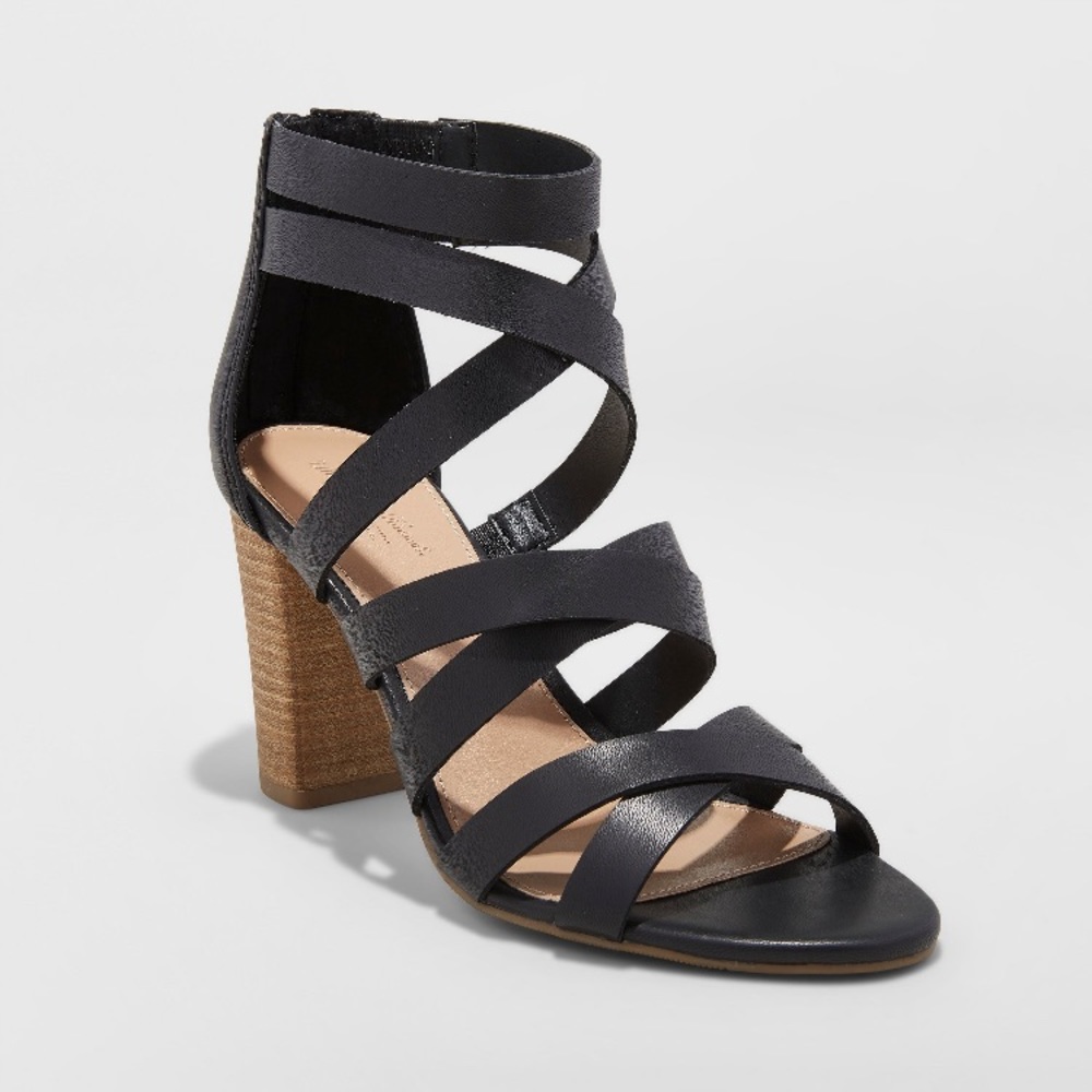 Universal Thread Miranda black heeled sand…